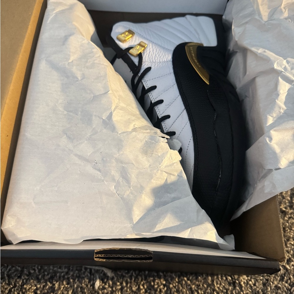 Jordan 12 Taxi - Kids - Picture 4 of 4